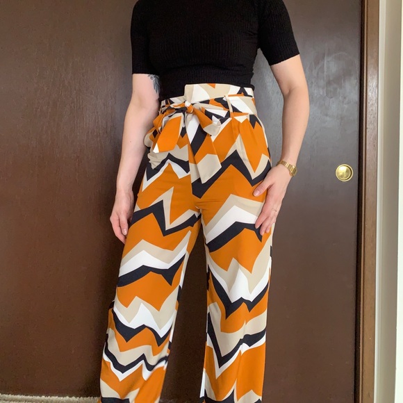 Wide-Leg Patterned Trouser with Waist Tie - Picture 3 of 7
